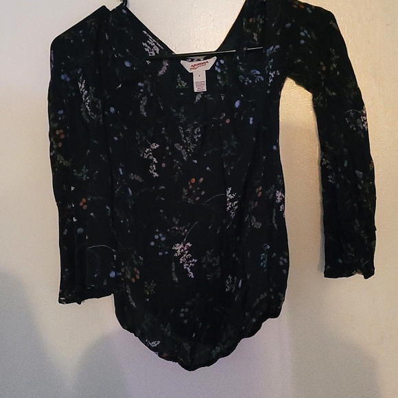 🌟🥂Shoulder cutouts Long chiffon sleeves floral shirt - Picture 2 of 12